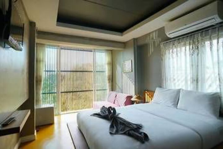 Room 12 of 38
