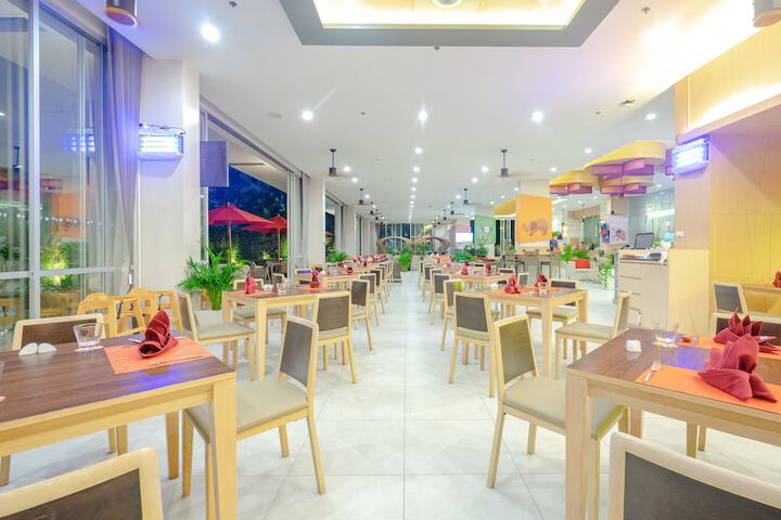 Dining 166 of 220
