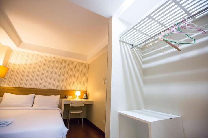 Room 28 of 50