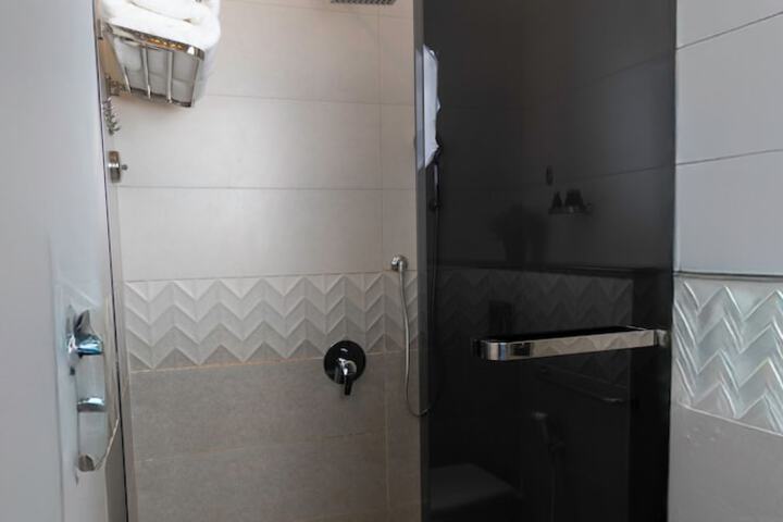 Room 28 of 58