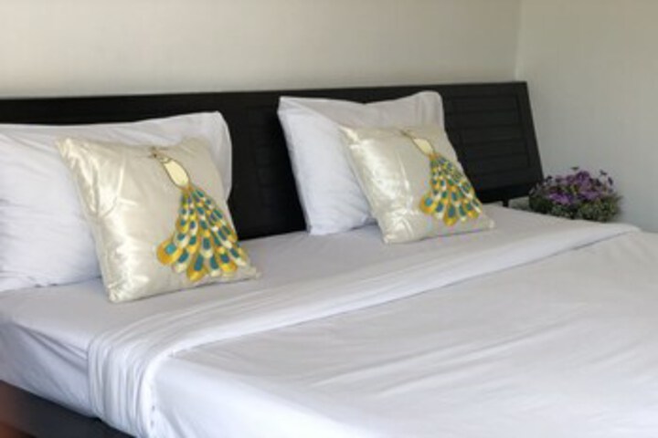 Room 12 of 18