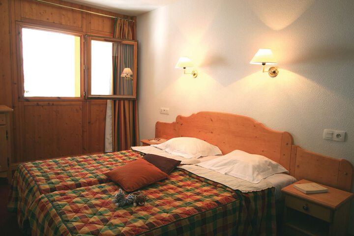 Room 6 of 28