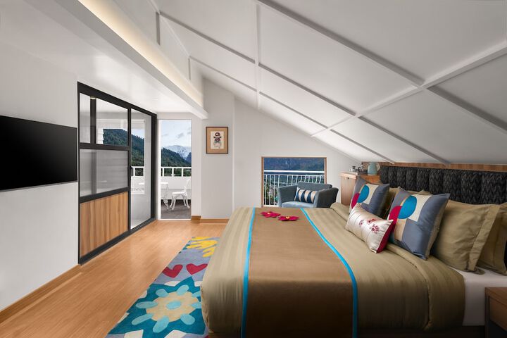 Room 8 of 34