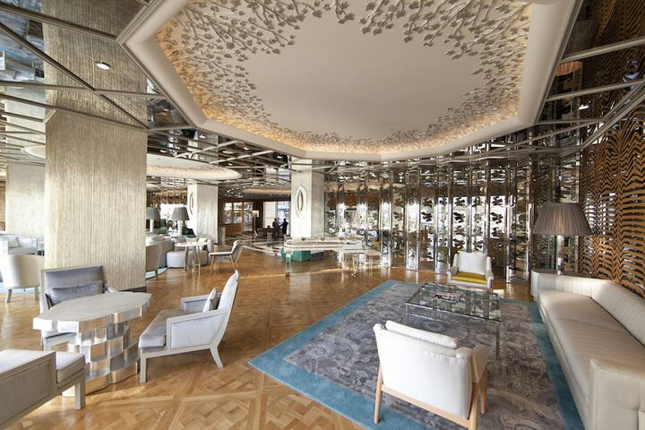 Entrance & Lobby