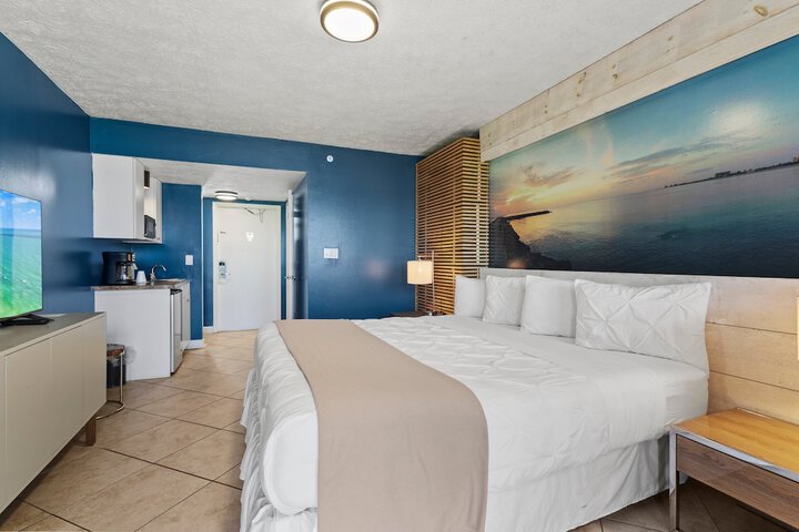 Room 2 of 82