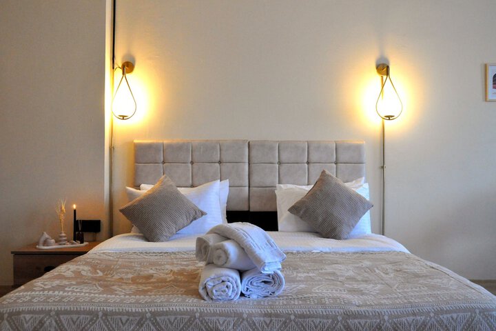 Room 3 of 28