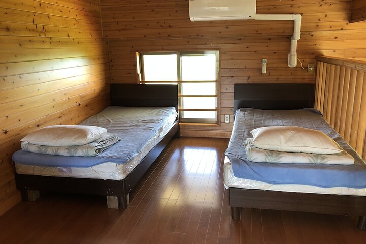 Room 2 of 32
