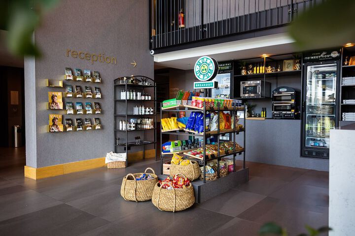 Check-in/check-out kiosk