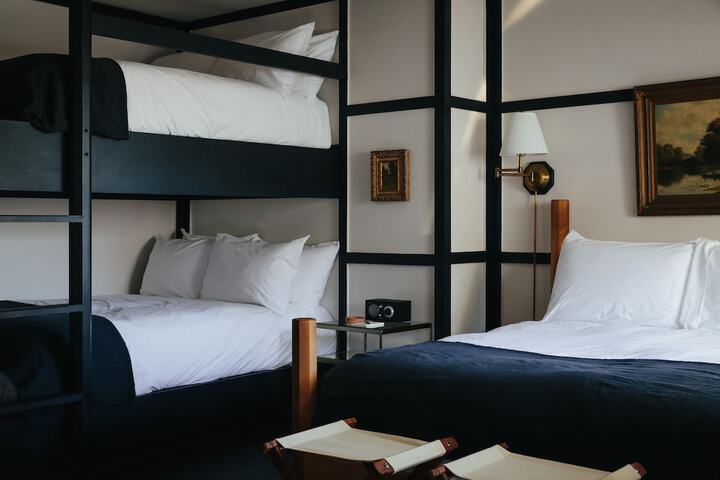 Image of Brentwood Hotel
