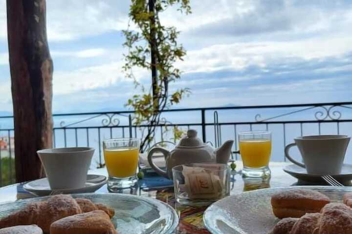 Breakfast/Coffee Service 107 of 126