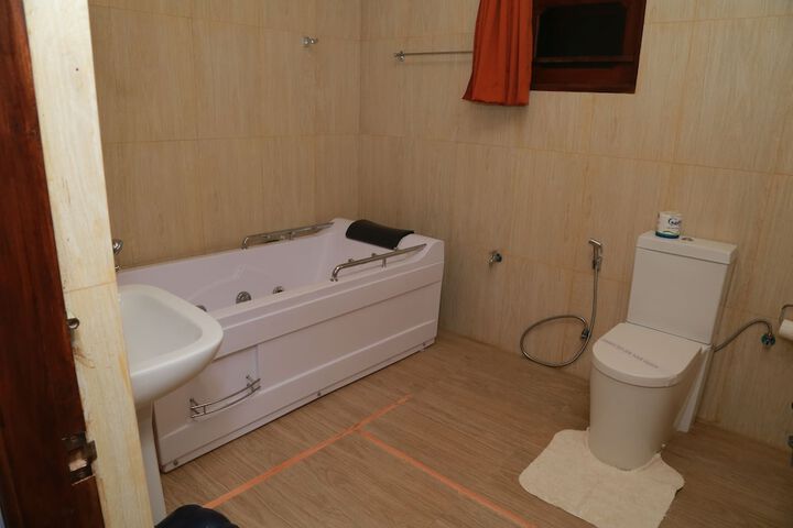 Room 19 of 34