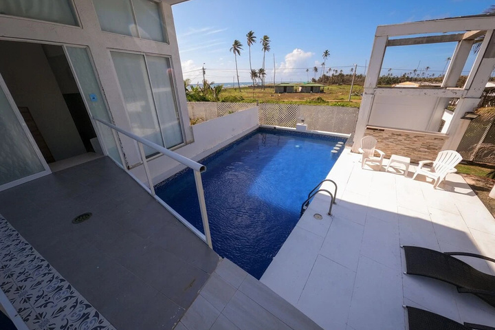 Pool 11 of 20