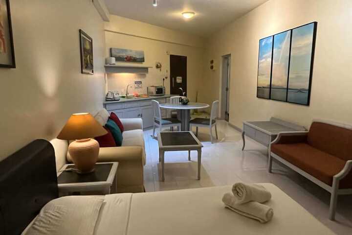 Room 14 of 650