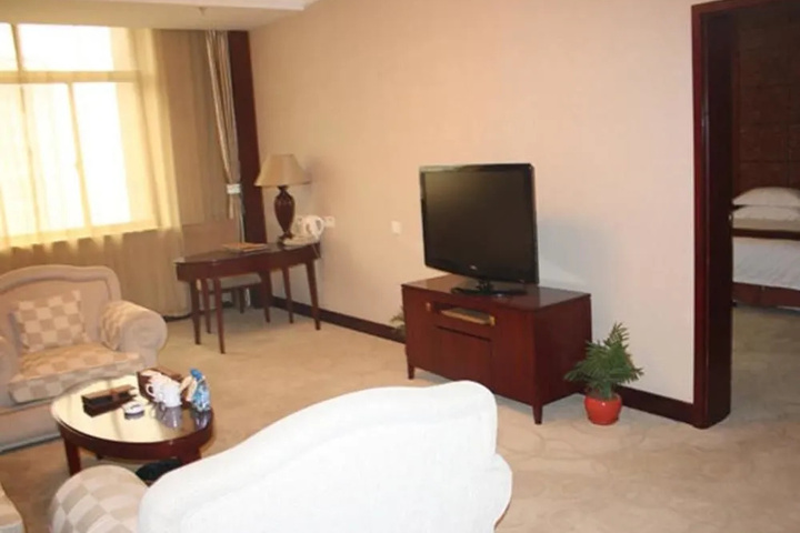 Room 6 of 17