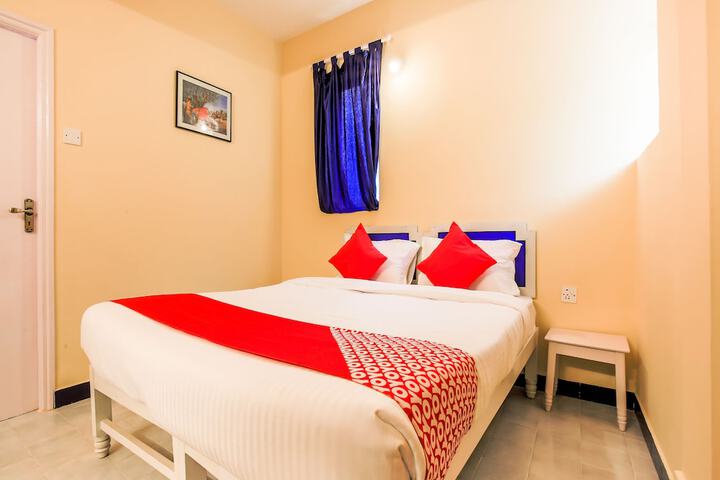 Room 4 of 28