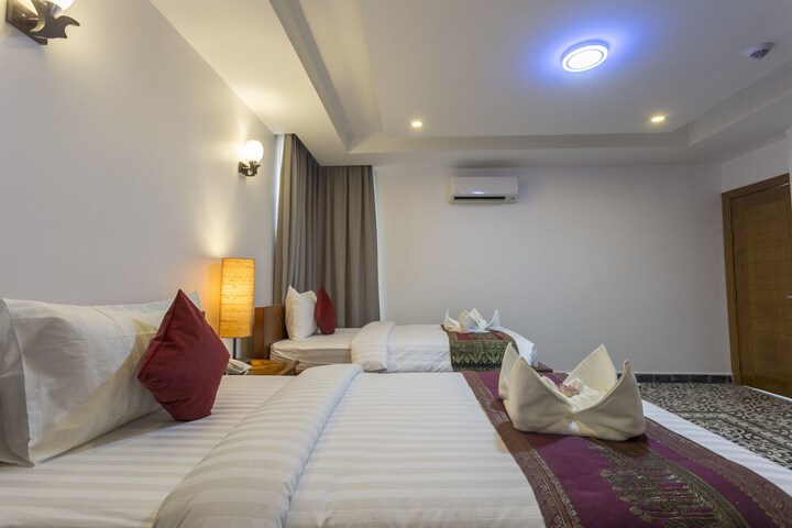 Room 17 of 36