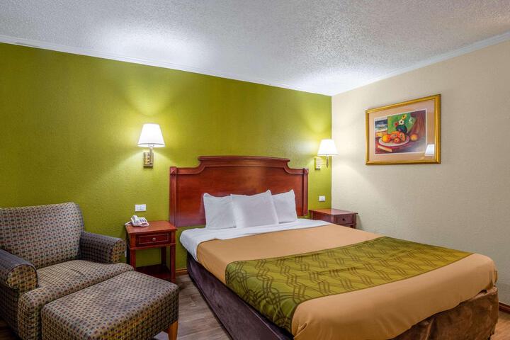 1 King Bed (1 of 3)