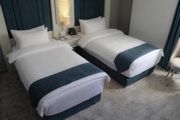 Room 6 of 47