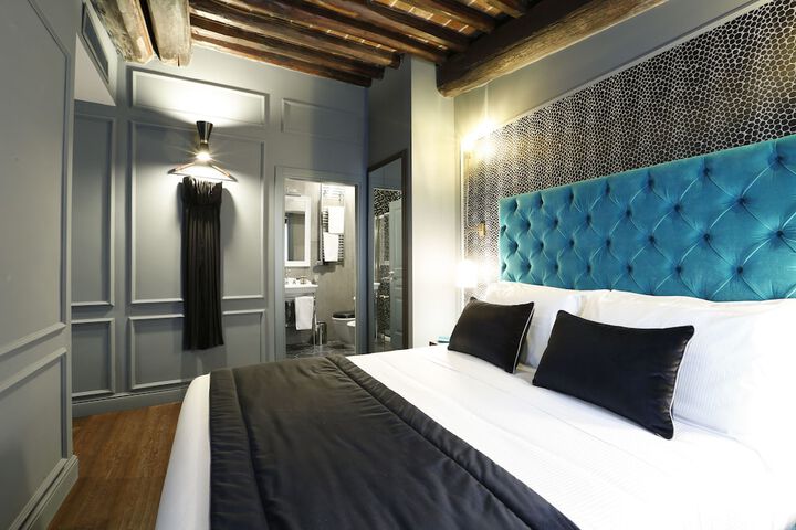 Room 14 of 80