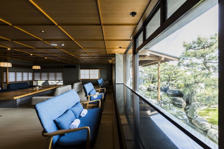 Entrance & Lobby