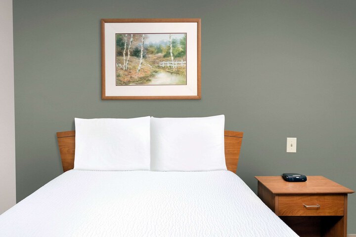 Standard Double Bed (5 of 13)
