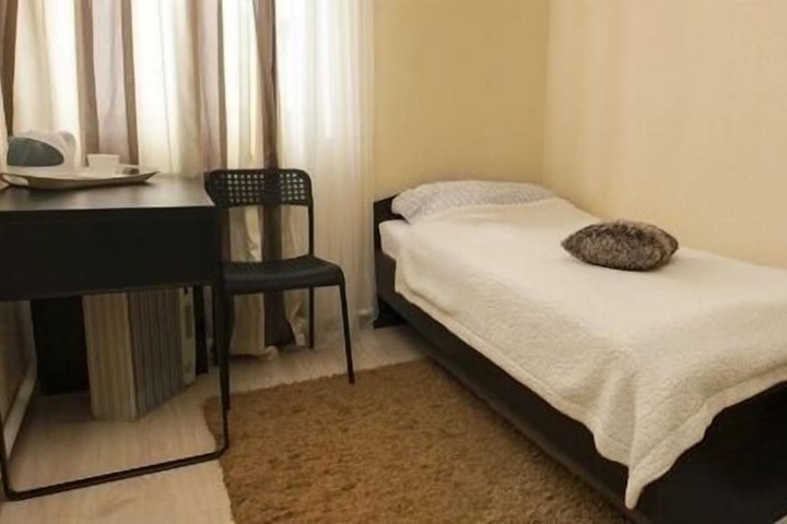 Room 10 of 37