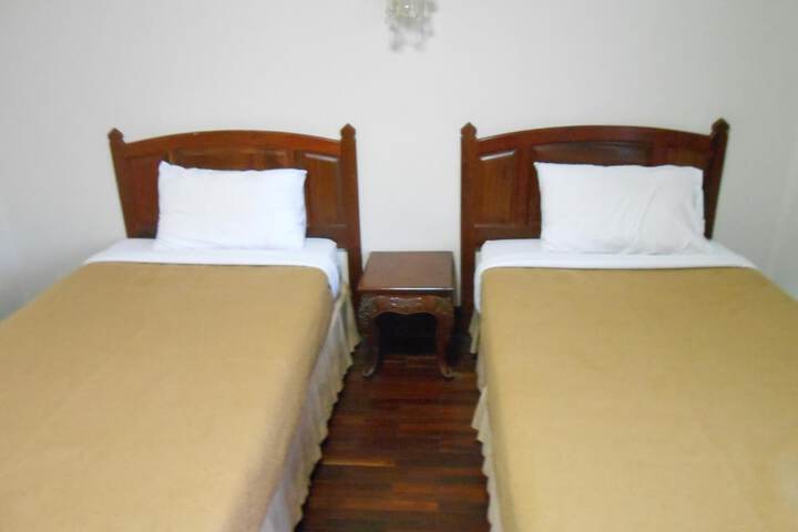 Room 16 of 25