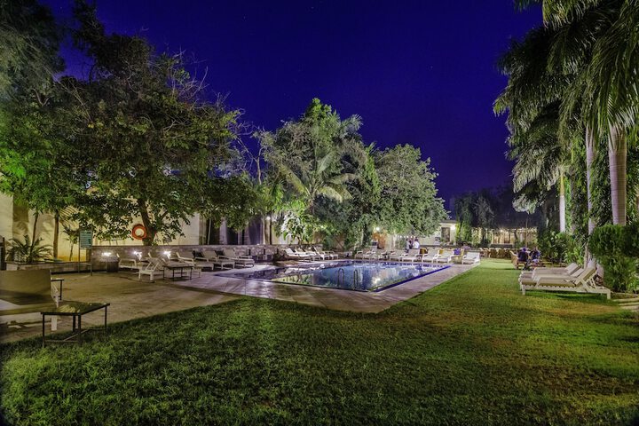 Pool 33 of 56