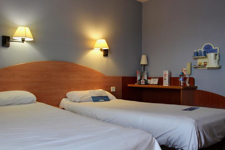 Room 2 of 18