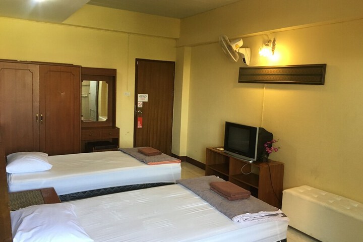 Room 14 of 34