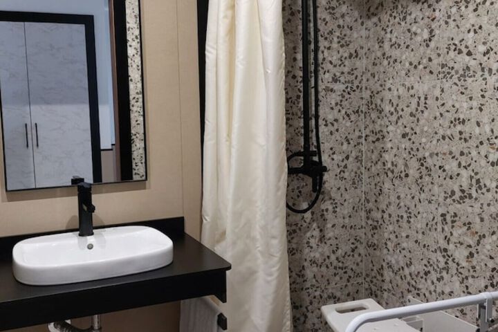 Room 73 of 105