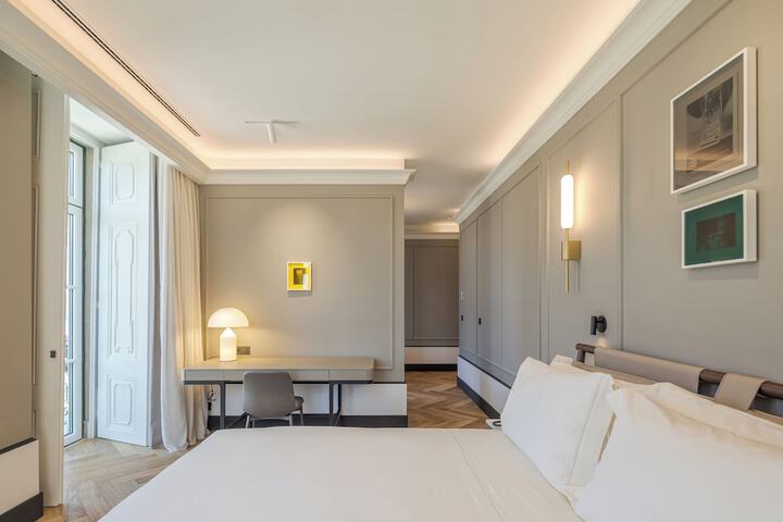 Room 11 of 80