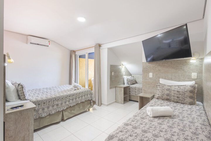 Room 27 of 193