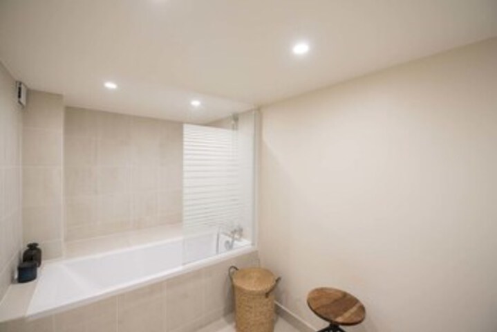 Room 2 of 17