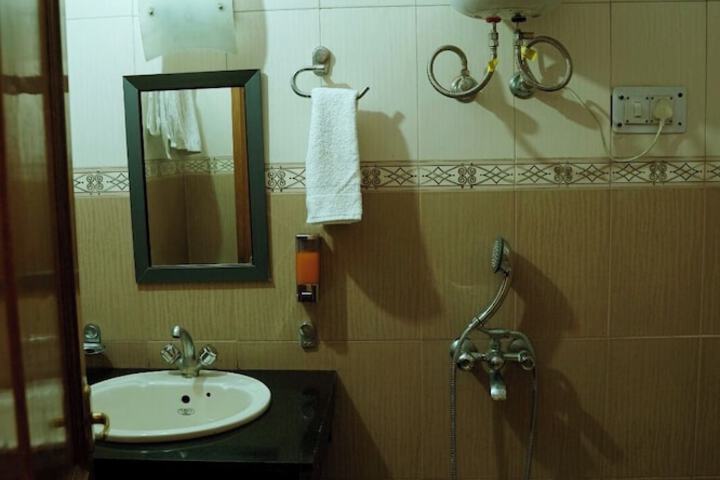 Room 21 of 27