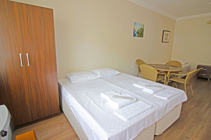 Room 3 of 35