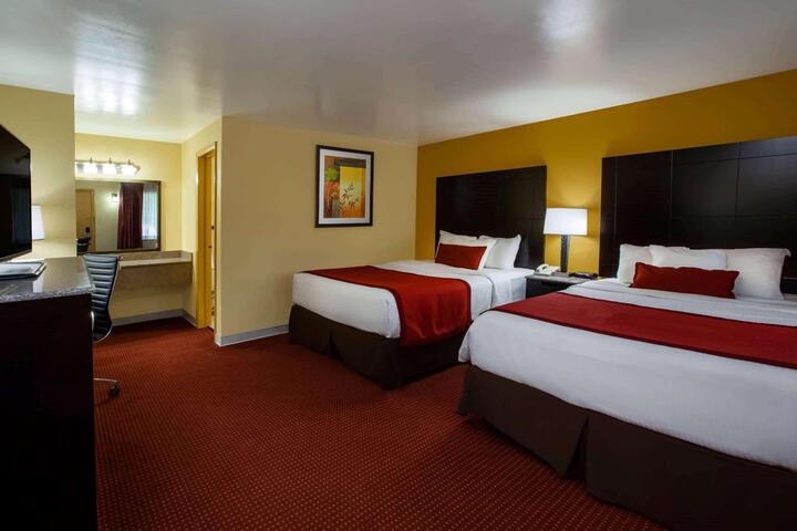 2 Queen Beds Deluxe Room Countryside View (1 of 11)