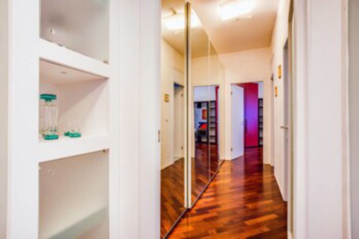 Room 8 of 22