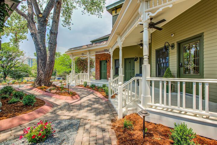 Hotel Exterior 102 of 112