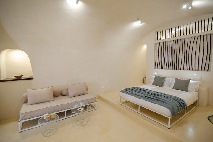 Room 9 of 49