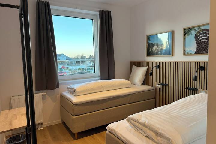 Room 3 of 28