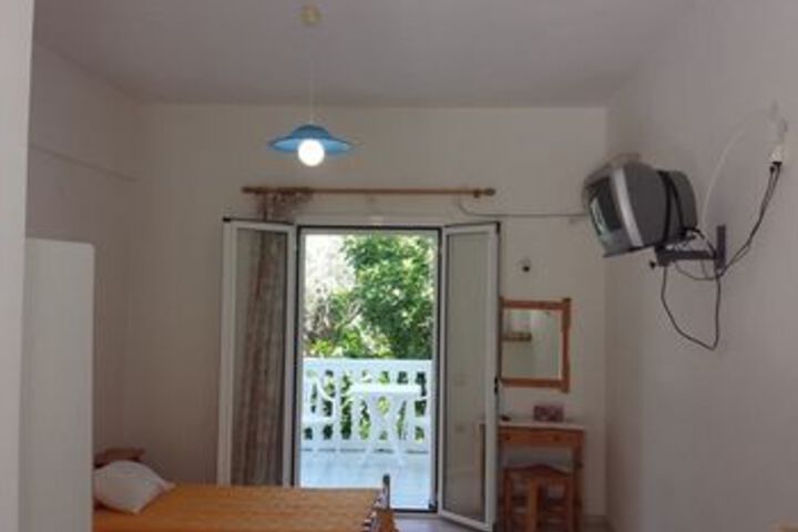 Room 13 of 21