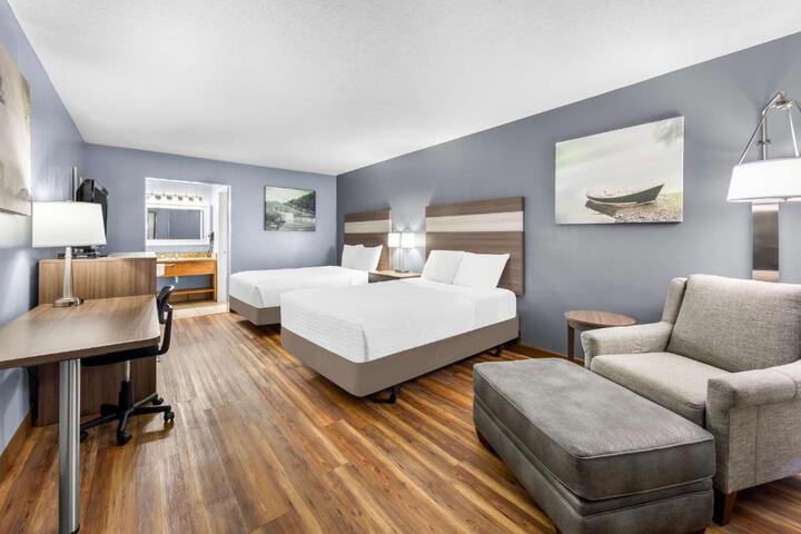 2 Double Beds (5 of 7)