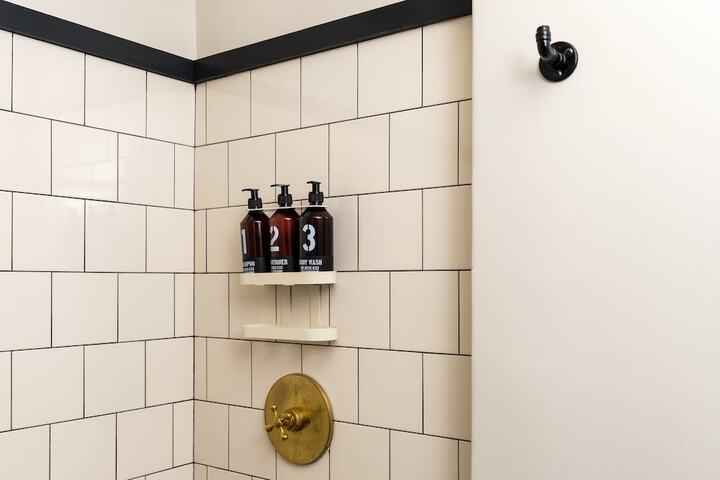 Room 64 of 99
