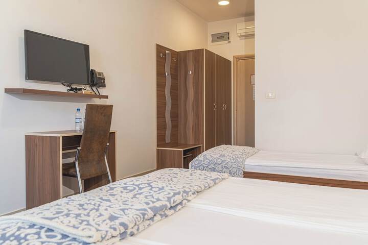 Room 12 of 45