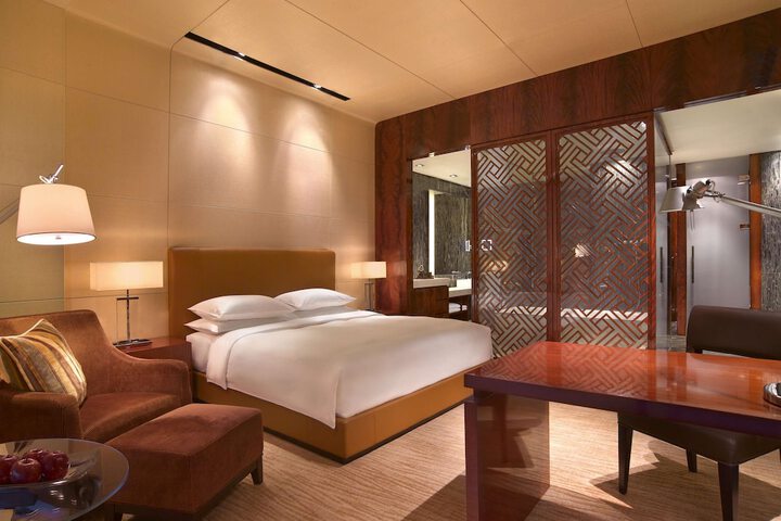 Room 15 of 105