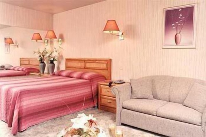 Room 2 of 7