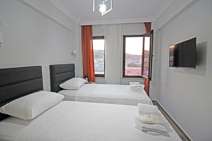 Room 9 of 44