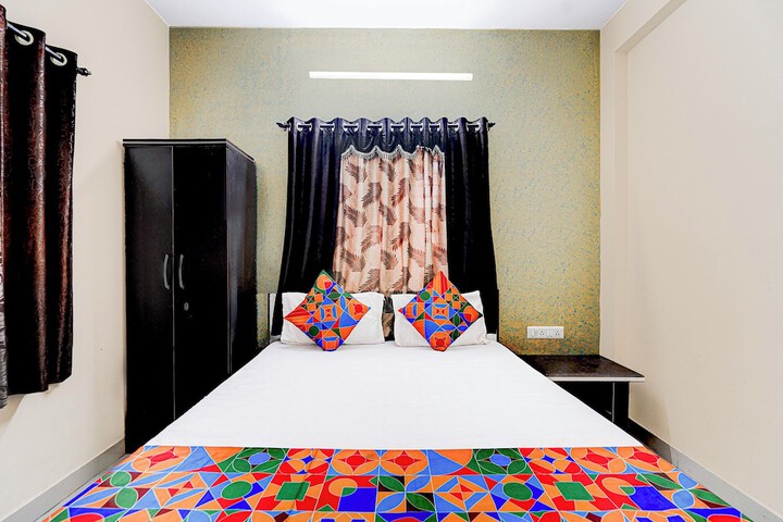 Room 17 of 24