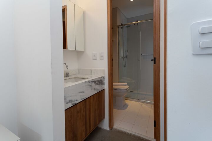 Room 3 of 27